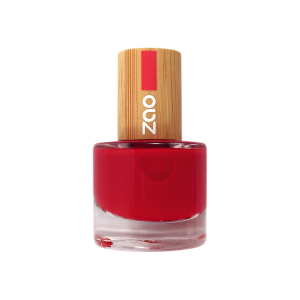 Nail polish 650 Carmin red