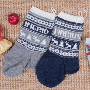 Stickade Julstrumpor Renar och valfria namn – garnpaket i Bluum Pure Eco Baby Wool