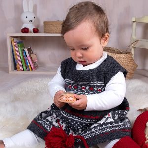 Stickad klänning Kronklänning – garnpaket i Bluum Pure Eco Baby Wool