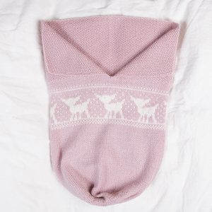 Stickad Myspåse Bambi – garnpaket i Bluum Pure Eco Baby Wool