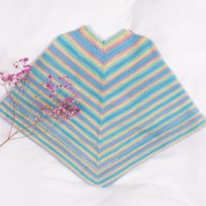 Stickad Poncho Färgspel – garnpaket i Bluum Soft Merino Ull