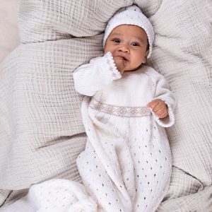 Stickad klänning Dopklänning – garnpaket i Bluum Soft Merino Ull