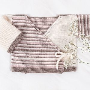 Stickad kofta Omlottkofta Ränder – garnpaket i Bluum Soft Merino Ull