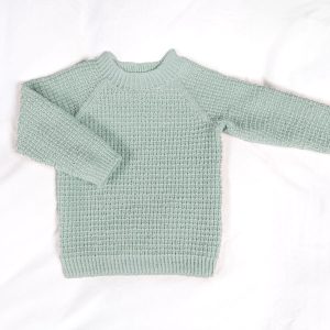 Stickad tröja Hugo med mössa Mintgrön – garnpaket i Bluum Soft Merino Ull