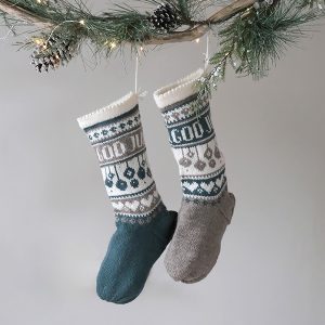 Stickade Julstrumpor Julkulor och valfria namn – garnpaket i Bluum Pure Eco Baby Wool