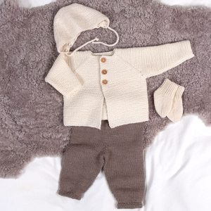 Stickat set Bebisset Trille m/bebismössa – garnpaket i Bluum Soft Merino Ull