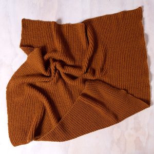 Stickad Bebisfilt i halvpatent, stor – garnpaket i Bluum Pure Eco Baby Wool