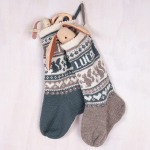 Stickade Julstrumpor Ekorre och valfria namn – garnpaket i Bluum Pure Eco Baby Wool