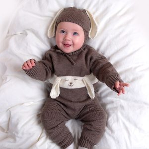 Stickad overall og mössa Kanin med öron – garnpakket i Bluum Soft Merino Ull
