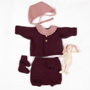 Stickat set Trille med blöjbyxa & bebismössa – garnpaket i Bluum Pure Eco Baby Wool